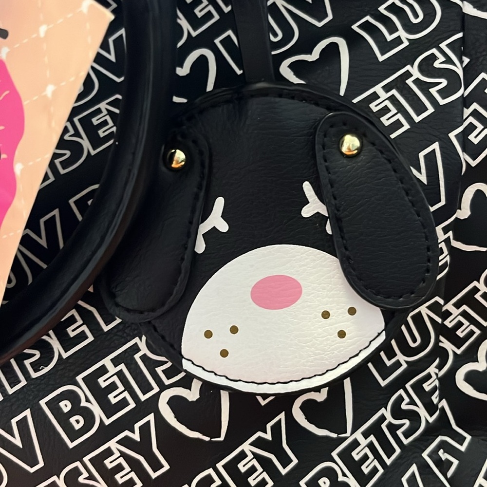Betsey Johnson LBKAYLEE Satchel. - Picture 2 of 10